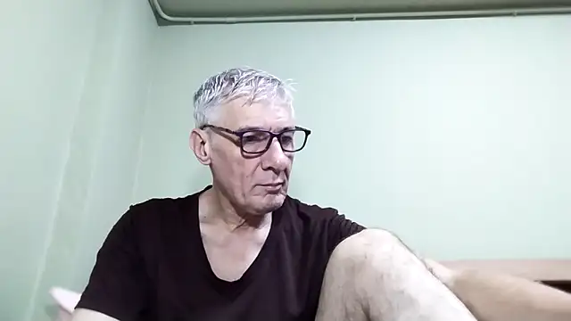 Snapshot of BIGUNCUTHARDCOCK chatting on 10-24-25, 01:35 BIGUNCUTHARDCOCK online show from 10-24-25, 01:35