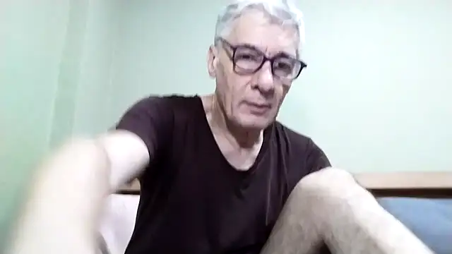 Snapshot of BIGUNCUTHARDCOCK chatting on 10-30-25, 01:07 BIGUNCUTHARDCOCK online show from 10-30-25, 01:07