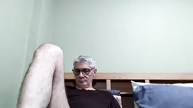 Snapshot of BIGUNCUTHARDCOCK chatting on 10-30-25, 01:12 BIGUNCUTHARDCOCK online show from 10-30-25, 01:12