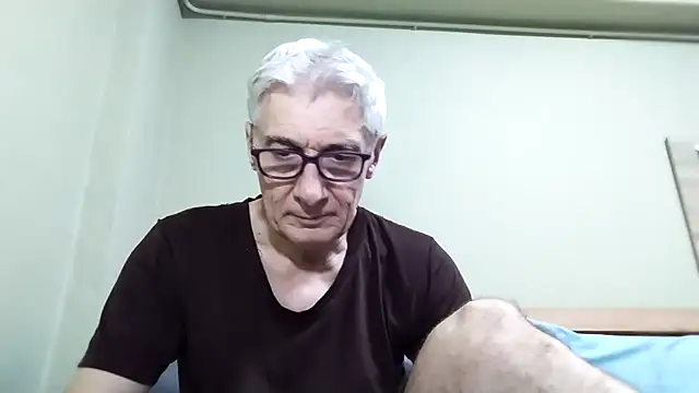 Snapshot of BIGUNCUTHARDCOCK chatting on 11-05-25, 01:27 BIGUNCUTHARDCOCK online show from 11-05-25, 01:27