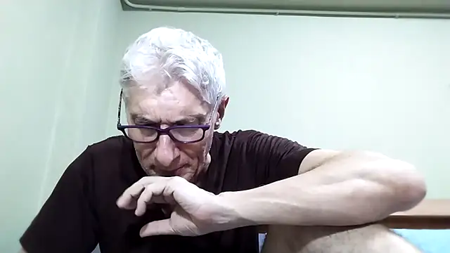 Snapshot of BIGUNCUTHARDCOCK chatting on 11-06-25, 04:57 BIGUNCUTHARDCOCK online show from 11-06-25, 04:57