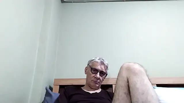 Snapshot of BIGUNCUTHARDCOCK chatting on 11-08-25, 01:44 BIGUNCUTHARDCOCK online show from 11-08-25, 01:44