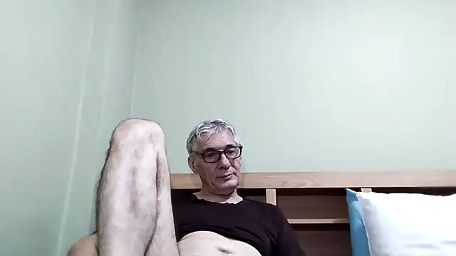 Snapshot of BIGUNCUTHARDCOCK chatting on 11-09-25, 01:48 BIGUNCUTHARDCOCK online show from 11-09-25, 01:48