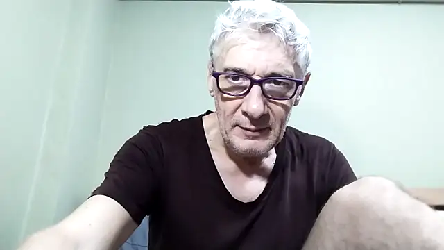 Snapshot of BIGUNCUTHARDCOCK chatting on 11-14-25, 12:31 BIGUNCUTHARDCOCK online show from 11-14-25, 12:31