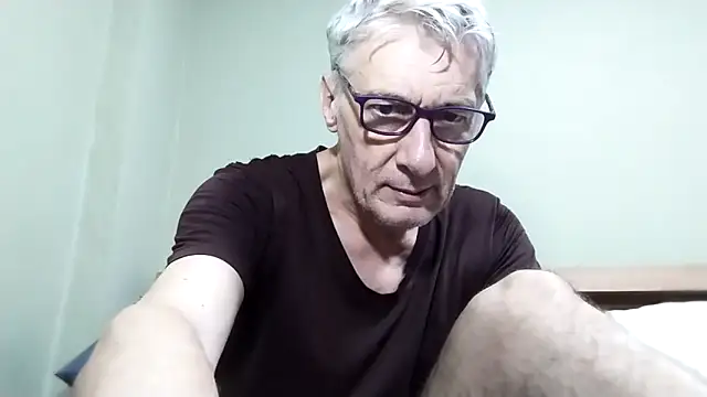 Snapshot of BIGUNCUTHARDCOCK chatting on 11-18-25, 11:48 BIGUNCUTHARDCOCK online show from 11-18-25, 11:48