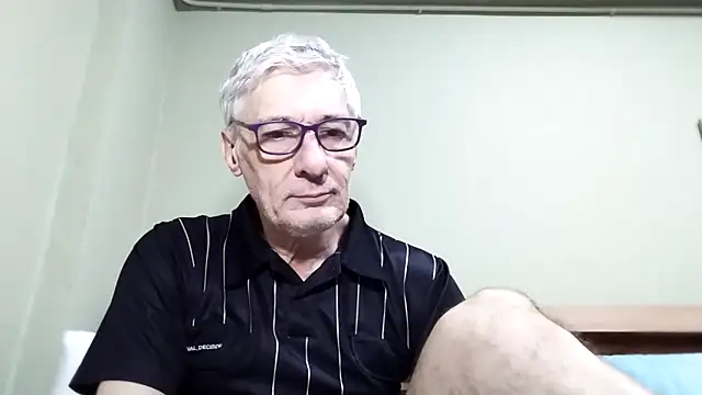 Snapshot of BIGUNCUTHARDCOCK chatting on 11-20-25, 12:00 BIGUNCUTHARDCOCK online show from 11-20-25, 12:00