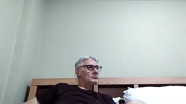 Snapshot of BIGUNCUTHARDCOCK chatting on 11-20-25, 12:05 BIGUNCUTHARDCOCK online show from 11-20-25, 12:05