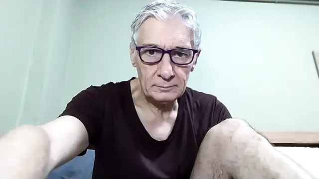 Snapshot of BIGUNCUTHARDCOCK chatting on 11-28-25, 01:30 BIGUNCUTHARDCOCK online show from 11-28-25, 01:30