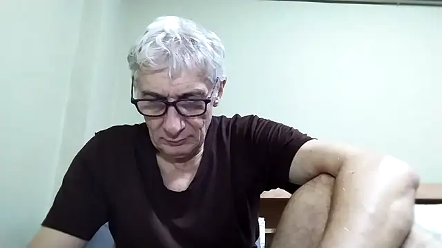 Snapshot of BIGUNCUTHARDCOCK chatting on 11-30-25, 01:53 BIGUNCUTHARDCOCK online show from 11-30-25, 01:53