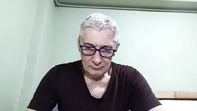 Snapshot of BIGUNCUTHARDCOCK chatting on 12-05-25, 01:25 BIGUNCUTHARDCOCK online show from 12-05-25, 01:25