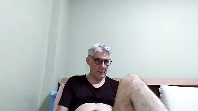 Snapshot of BIGUNCUTHARDCOCK chatting on 12-17-25, 11:38 BIGUNCUTHARDCOCK online show from 12-17-25, 11:38