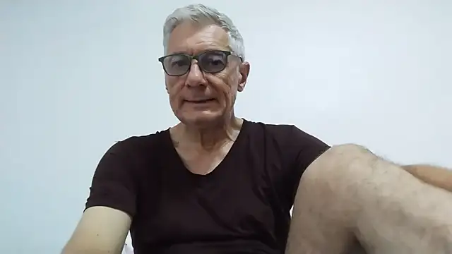 Snapshot of BIGUNCUTHARDCOCK chatting on 06-17-26, 01:30 BIGUNCUTHARDCOCK online show from 06-17-26, 01:30