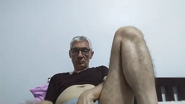 Snapshot of BIGUNCUTHARDCOCK chatting on 07-11-26, 12:08 BIGUNCUTHARDCOCK online show from 07-11-26, 12:08