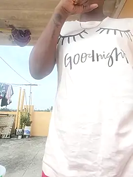 Snapshot of tamilachi4u chatting on 12-22-25, 04:09 tamilachi4u online show from 12-22-25, 04:09