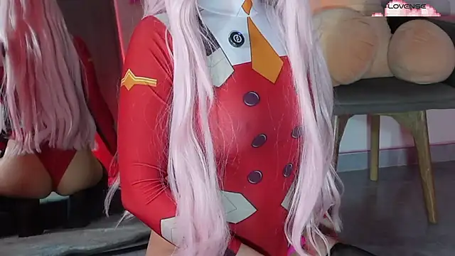 Snapshot of loIijanne chatting on 02-27-26, 12:10 loIijanne online show from 02-27-26, 12:10