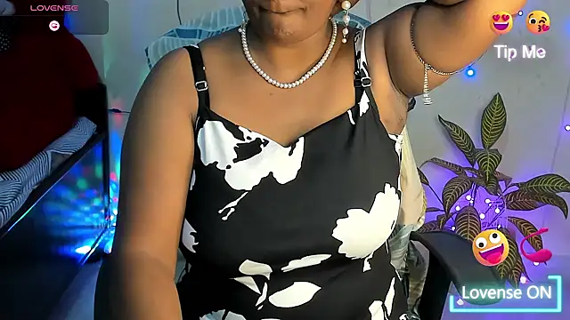 Snapshot of Love_Winss chatting on 09-13-25, 03:06 Love Winss online show from 09-13-25, 03:06