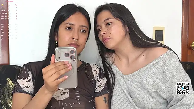 2SummerLove1 online show from 03-31-26, 08:42