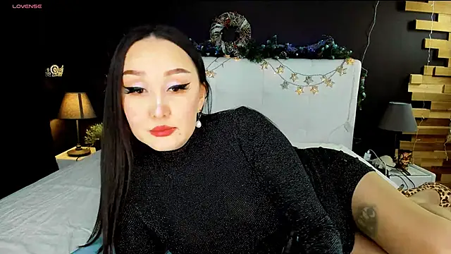 Julianna Jami online show from 12-20-24, 04:36