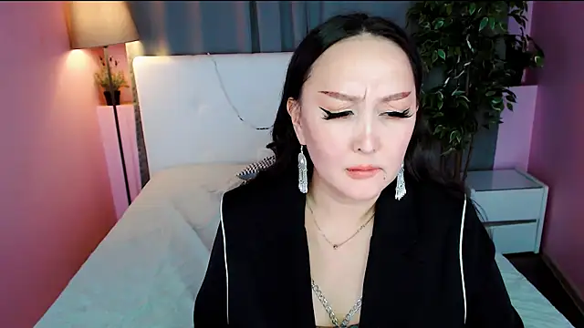 Julianna Jami online show from 02-12-25, 03:27