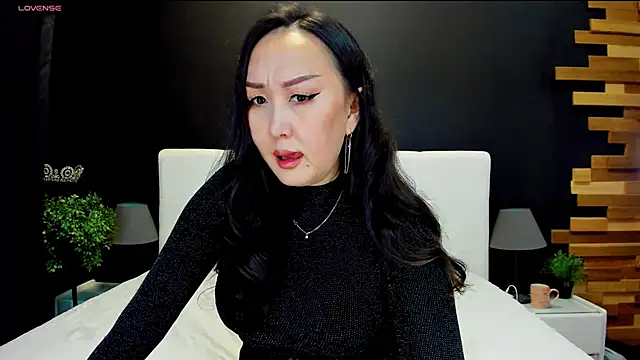 Julianna Jami online show from 10-26-25, 02:56