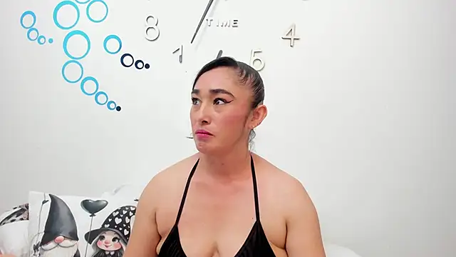 charlotte-11 online show from 05-18-26, 04:35