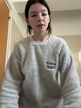 Snapshot of RoxiBlack chatting on 12-16-25, 07:57 RoxiBlack online show from 12-16-25, 07:57