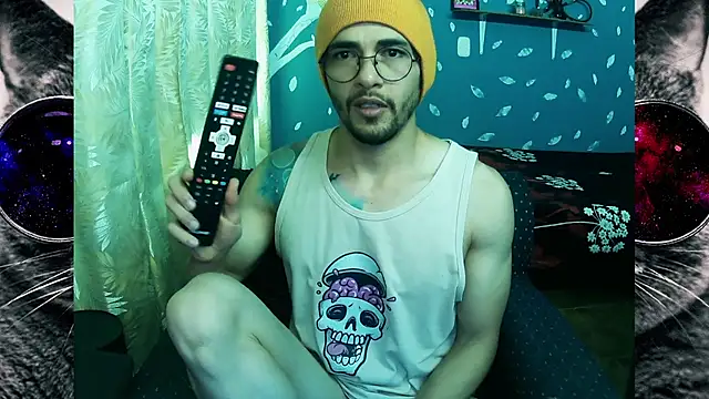 Snapshot of ponzothc chatting on 09-18-25, 07:05 ponzothc online show from 09-18-25, 07:05