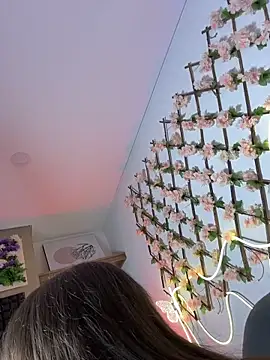 Linaa morris online show from 11-24-25, 07:19