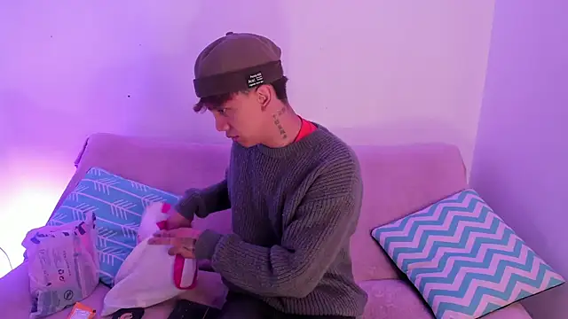 Tomy Rox online show from 11-12-25, 08:52