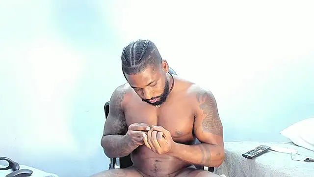 Dancelwashington online show from 10-31-25, 01:12