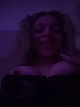 Snapshot of greedybratt chatting on 02-23-25, 01:13 greedybratt online show from 02-23-25, 01:13