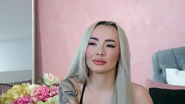 FrancescaMcGray online show from 11-13-25, 07:40