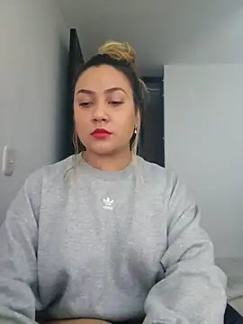 Snapshot of Lufer_doll chatting on 02-04-26, 11:20 Lufer doll online show from 02-04-26, 11:20