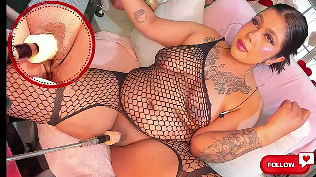 Snapshot of shayna_manson_ chatting on 02-07-25, 04:59 shayna manson online show from 02-07-25, 04:59