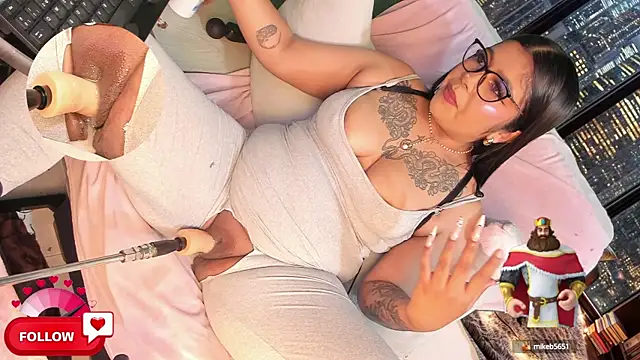 Snapshot of shayna_manson_ chatting on 03-08-25, 05:17 shayna manson online show from 03-08-25, 05:17