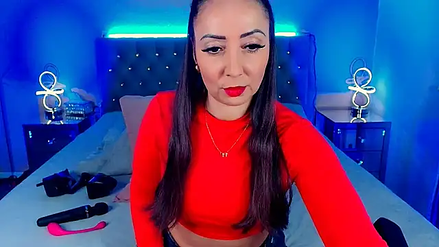 Snapshot of LeeTizia chatting on 02-13-26, 05:42 LeeTizia online show from 02-13-26, 05:42