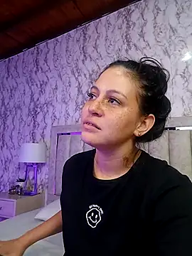 Snapshot of Arii_Vga chatting on 03-18-25, 11:09 Arii Vga online show from 03-18-25, 11:09