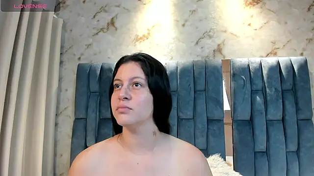 Snapshot of Arii_Vga chatting on 10-15-25, 05:18 Arii Vga online show from 10-15-25, 05:18