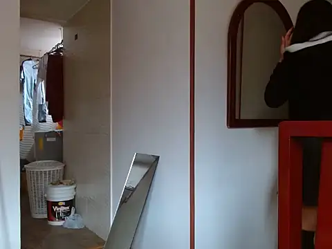 Laura martin  online show from 02-25-25, 05:04