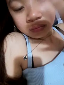 Snapshot of -Almira- chatting on 04-02-26, 03:15 -Almira- online show from 04-02-26, 03:15