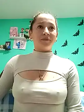 Snapshot of emilypoppy3 chatting on 12-11-24, 03:02 emilypoppy3 online show from 12-11-24, 03:02