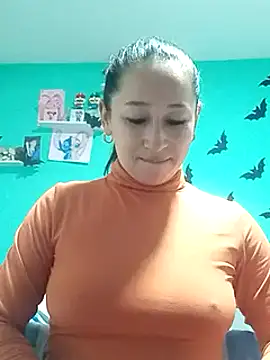 Snapshot of emilypoppy3 chatting on 12-20-24, 08:01 emilypoppy3 online show from 12-20-24, 08:01