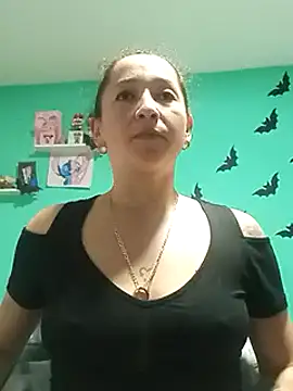 Snapshot of emilypoppy3 chatting on 12-24-24, 07:11 emilypoppy3 online show from 12-24-24, 07:11