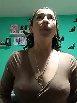 Snapshot of emilypoppy3 chatting on 12-28-24, 03:04 emilypoppy3 online show from 12-28-24, 03:04