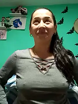 Snapshot of emilypoppy3 chatting on 01-21-25, 01:22 emilypoppy3 online show from 01-21-25, 01:22