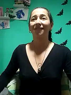 Snapshot of emilypoppy3 chatting on 02-13-25, 11:04 emilypoppy3 online show from 02-13-25, 11:04