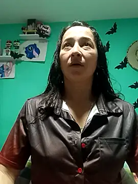 Snapshot of emilypoppy3 chatting on 02-19-25, 01:28 emilypoppy3 online show from 02-19-25, 01:28