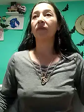 Snapshot of emilypoppy3 chatting on 02-20-25, 12:41 emilypoppy3 online show from 02-20-25, 12:41