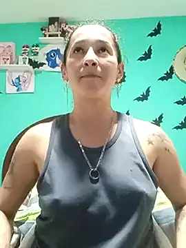Snapshot of emilypoppy3 chatting on 02-26-25, 01:11 emilypoppy3 online show from 02-26-25, 01:11