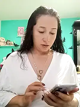 Snapshot of emilypoppy3 chatting on 03-11-25, 11:33 emilypoppy3 online show from 03-11-25, 11:33